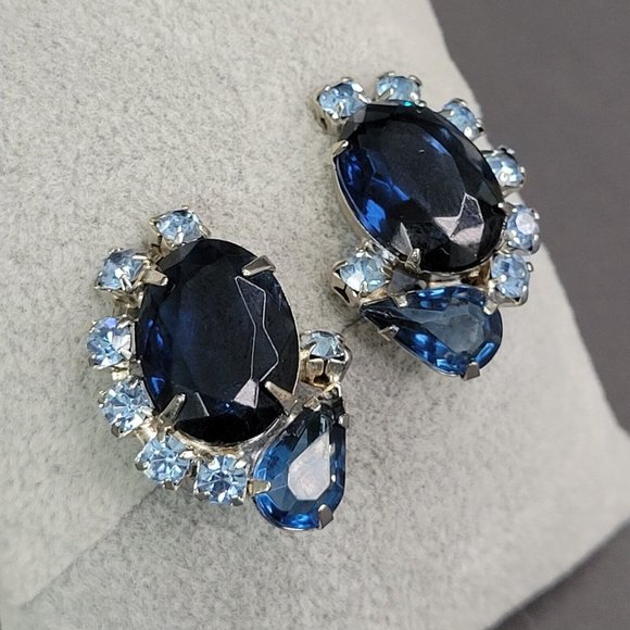 Juliana DE Blue AB Aurora Borealis Rhinestone Cabochon Clip On Earrings Vintage - Picture 3 of 8